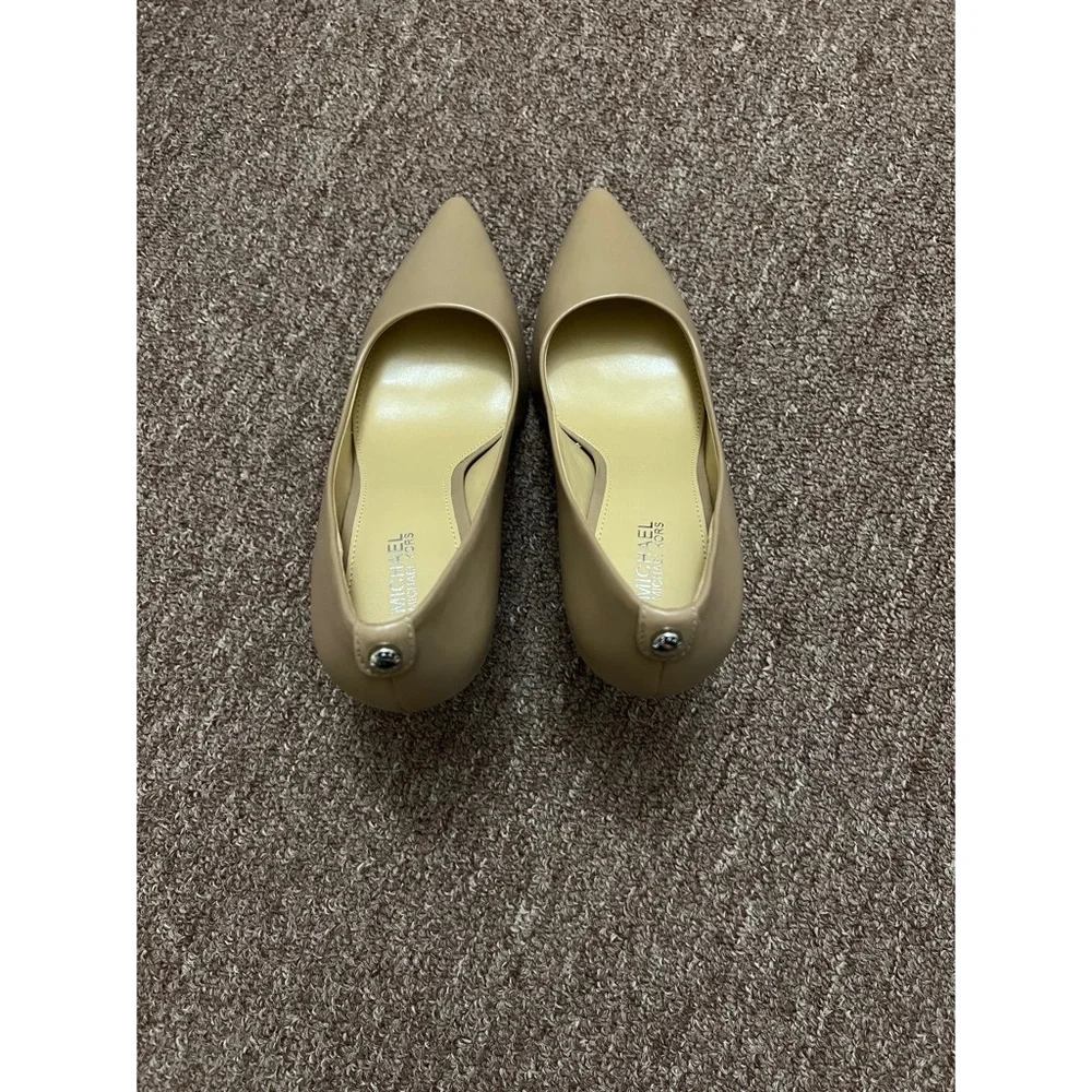 Shoes - Picture 5 of 6